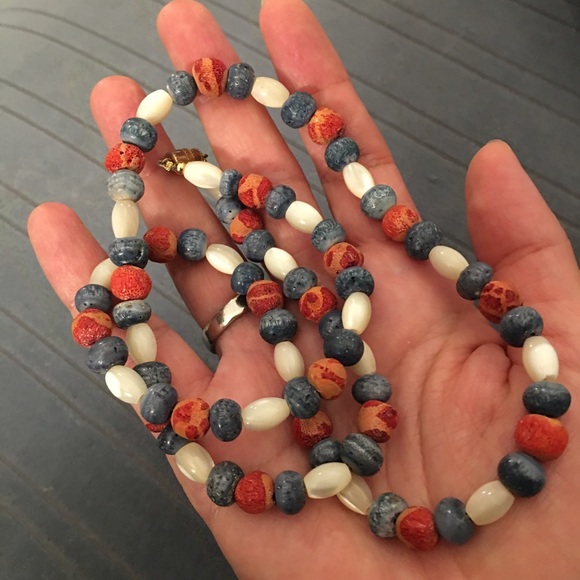 Navajo blue coral, red sponge & MOP necklace - Picture 2 of 8